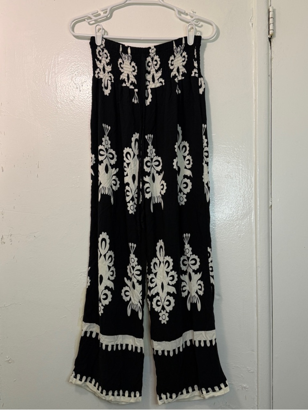 Boho High-Waist Wide Leg Palazzo Pants - Black & White Medallion